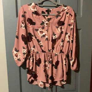 Pink women’s flower print 3/4 length shirt size large.